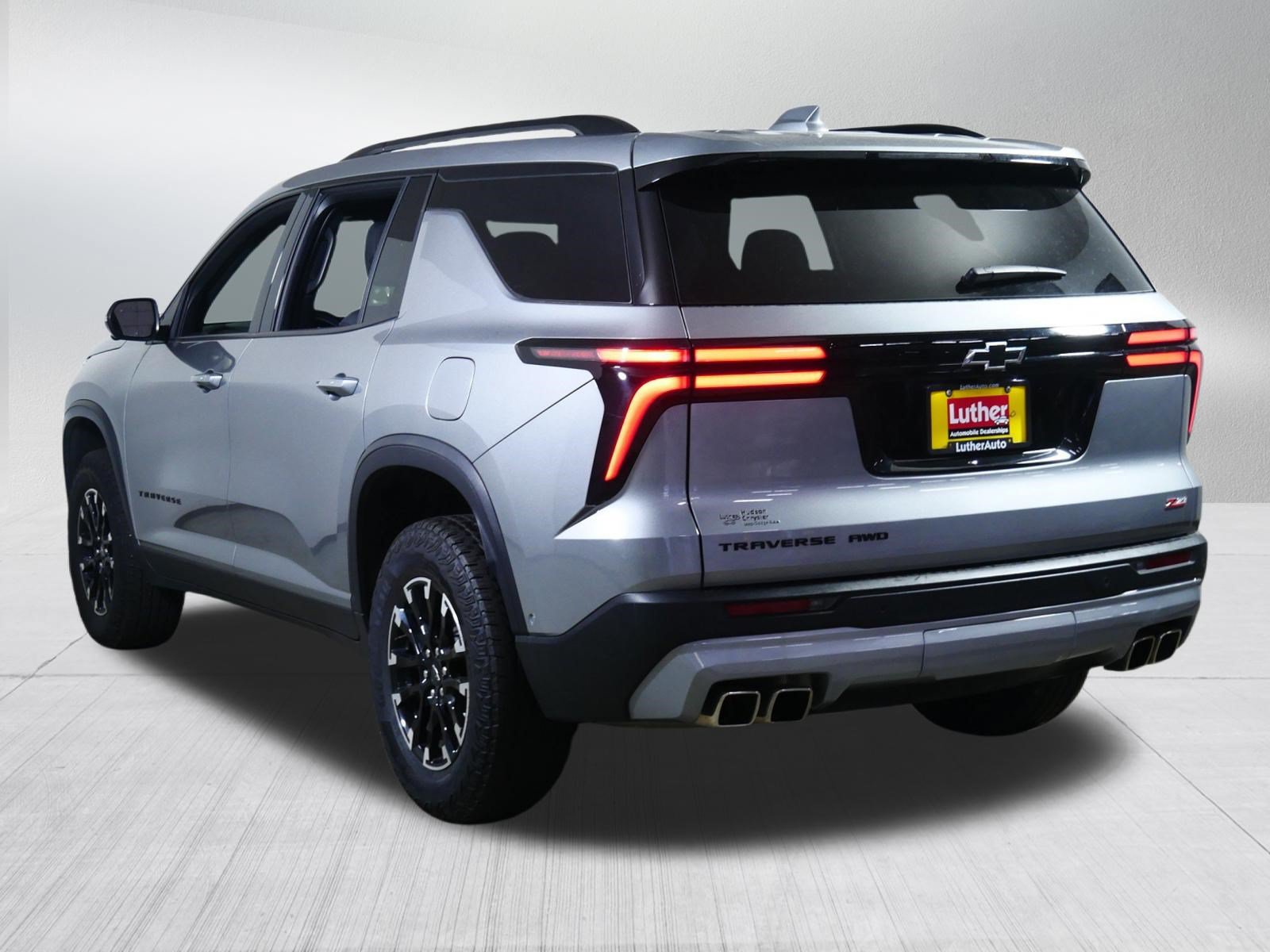 Used 2024 Chevrolet Traverse Z71 w/ Enhanced Driving Package AWD/4WD image 5