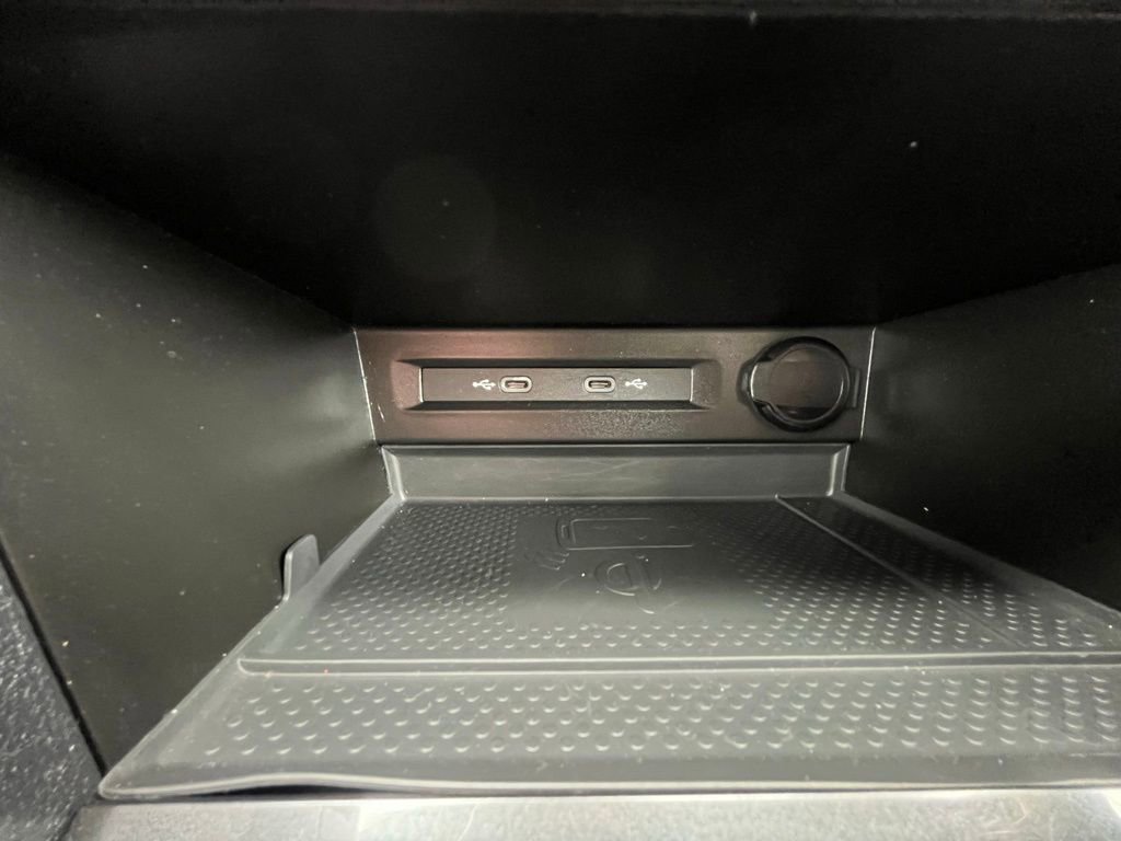 Used 2023 Volkswagen Tiguan SE AWD/4WD image 14