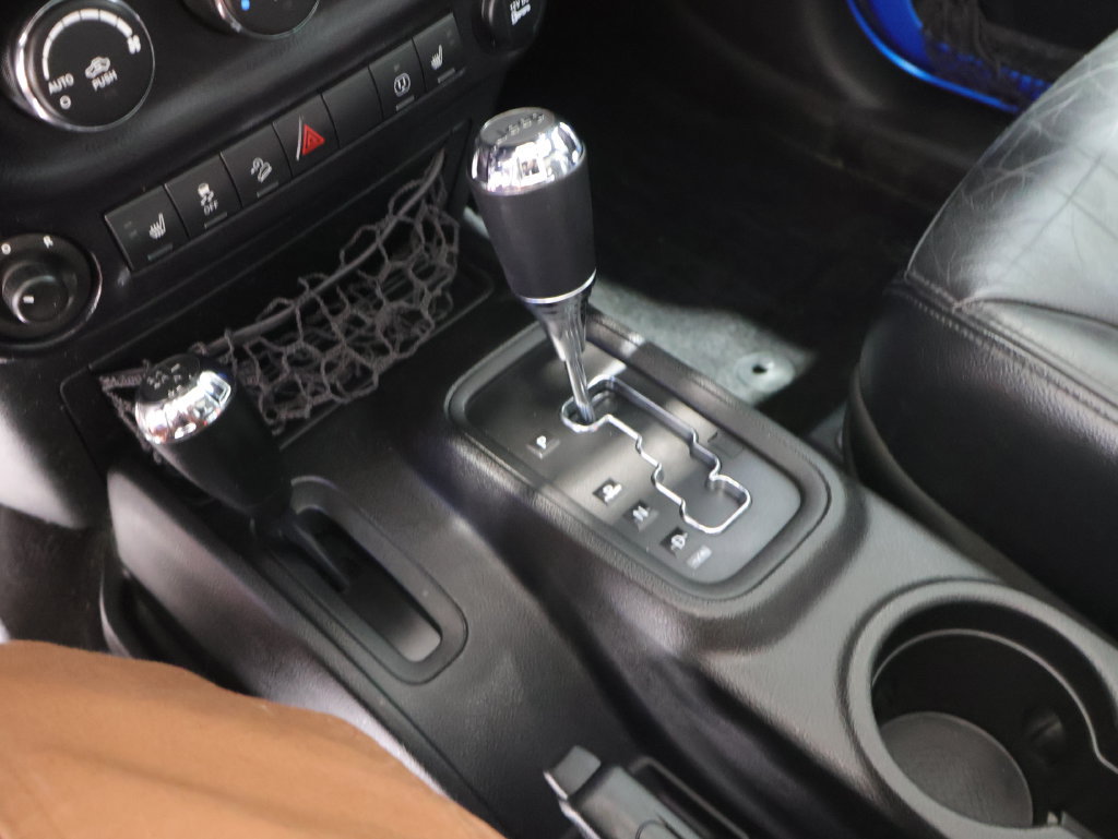 Used 2015 Jeep Wrangler Unlimited Sahara AWD/4WD image 28