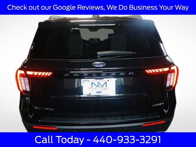 Used 2025 Ford Explorer Active w/ Active Comfort Package image 18
