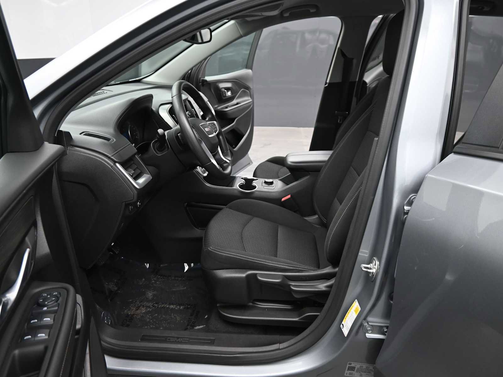 Used 2024 GMC Terrain SLE image 15