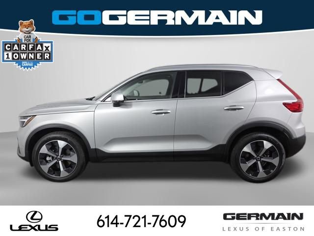 Used 2025 Volvo XC40 B5 Plus image 12