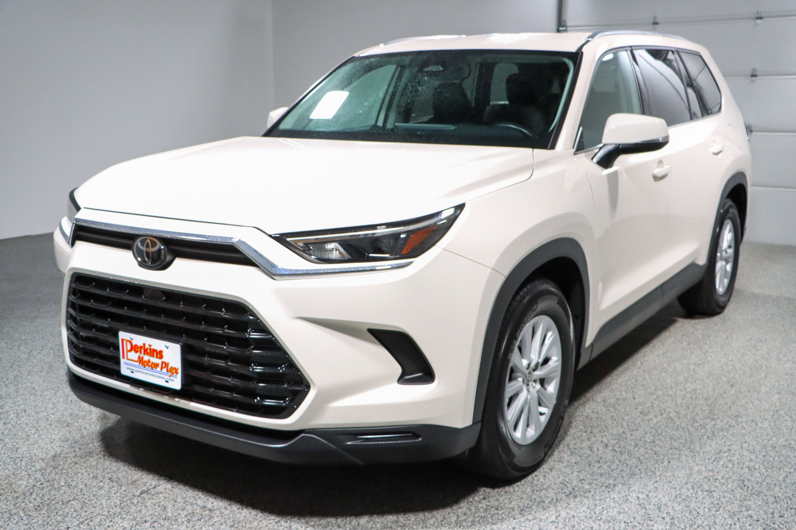 Used 2024 Toyota Grand Highlander XLE image 33