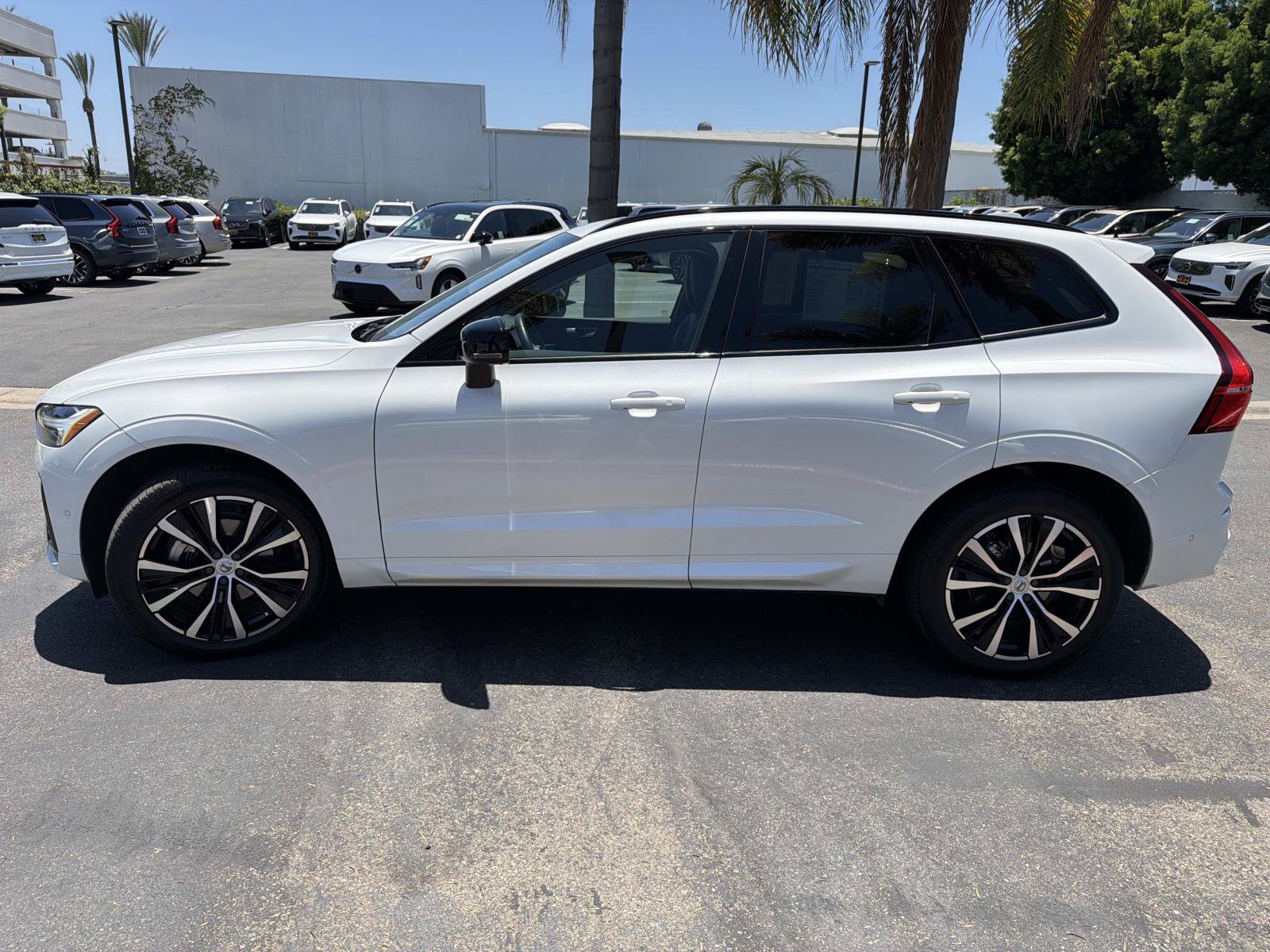 Certified 2023 Volvo XC60 B5 Plus AWD/4WD image 8