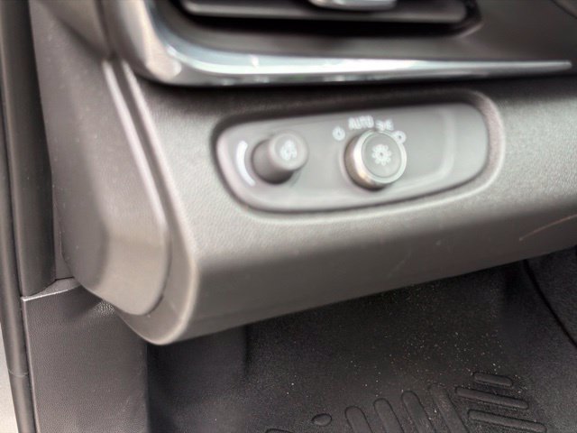 Used 2024 Buick Envista Preferred w/ Convenience II Package FWD image 22
