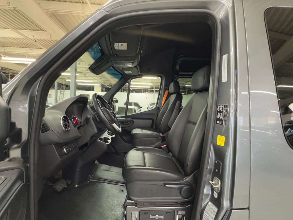 Used 2022 Mercedes-Benz Sprinter 4500 w/ Parking Package image 10