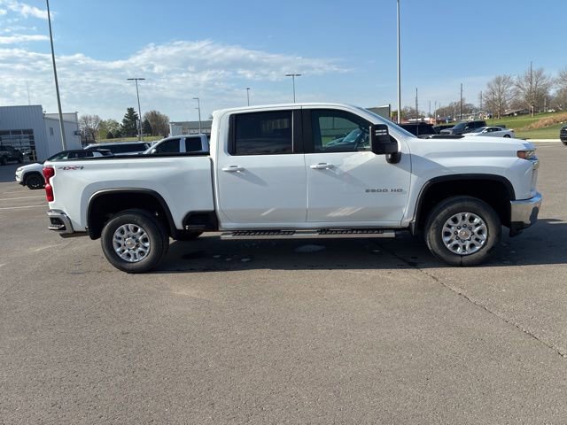 Used 2022 Chevrolet Silverado 2500 LT w/ Convenience Package image 7