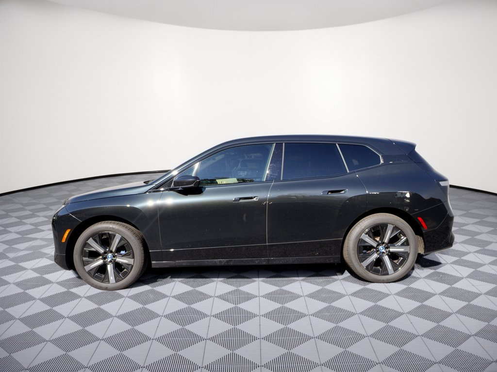 Used 2024 BMW iX xDrive50 w/ Premium Package AWD/4WD image 2