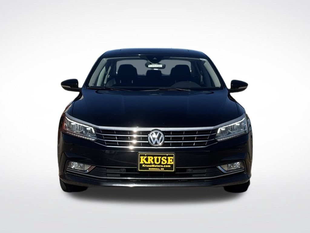 Used 2017 Volkswagen Passat 1.8T SEL Premium FWD image 37