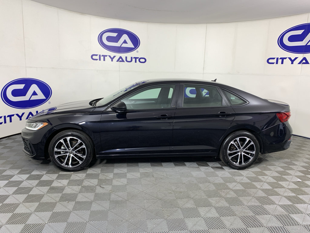 Used 2025 Volkswagen Jetta Sport FWD image 6
