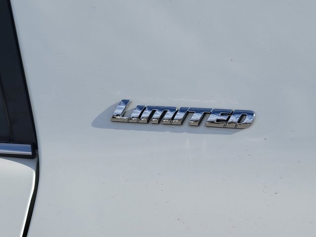 Used 2016 Toyota 4Runner Limited image 13