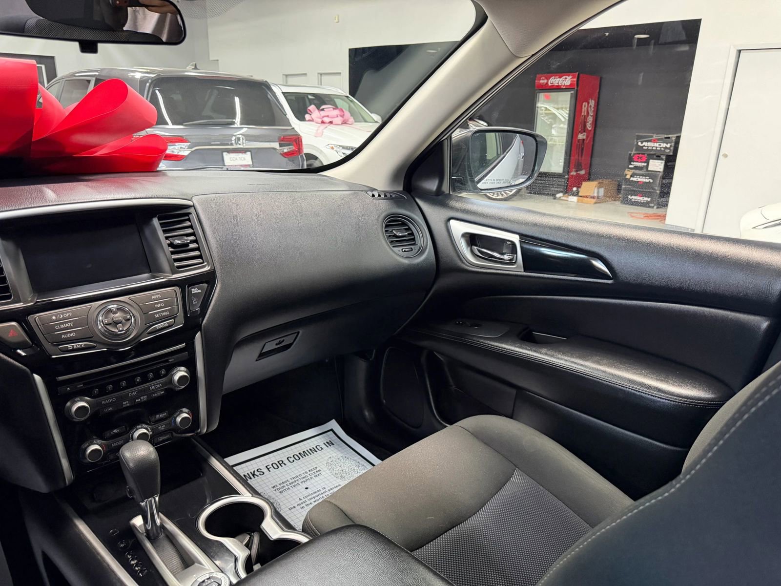 Used 2020 Nissan Pathfinder S AWD/4WD image 25