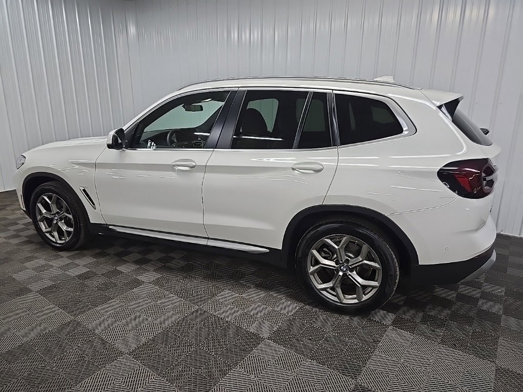 Used 2024 BMW X3 xDrive30i w/ Premium Package image 4
