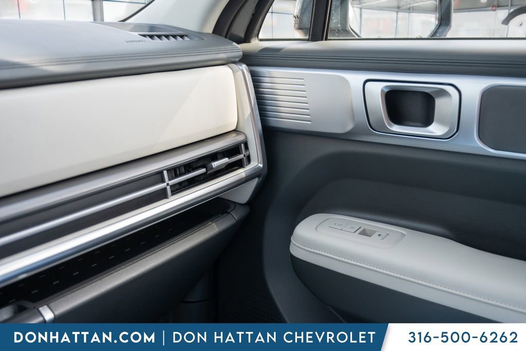 Used 2025 Hyundai Santa Fe SEL image 15