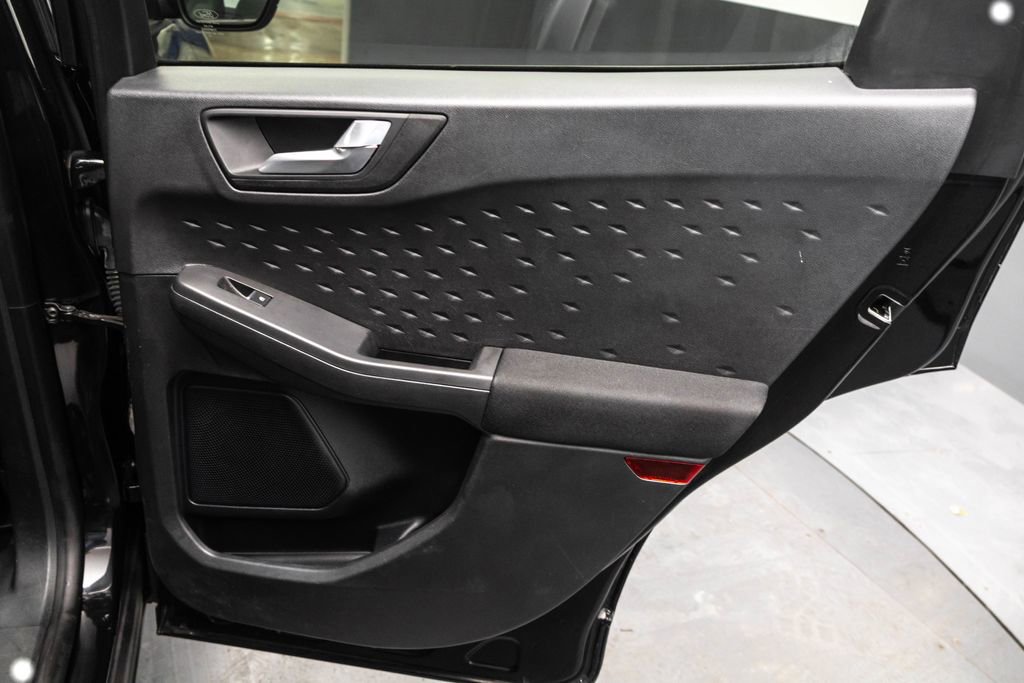 Used 2020 Ford Escape SE image 31