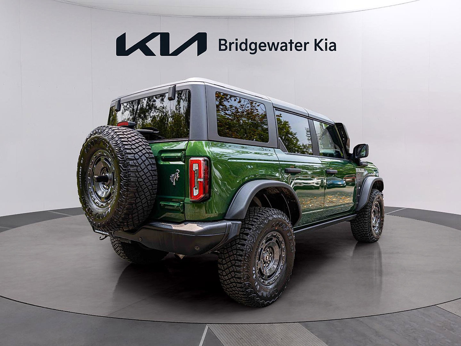 Used 2024 Ford Bronco Everglades image 6