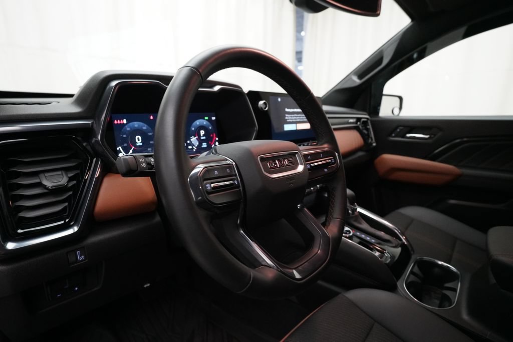 Used 2024 GMC Canyon AT4 w/ Canyon Safety Plus Package AWD/4WD image 8