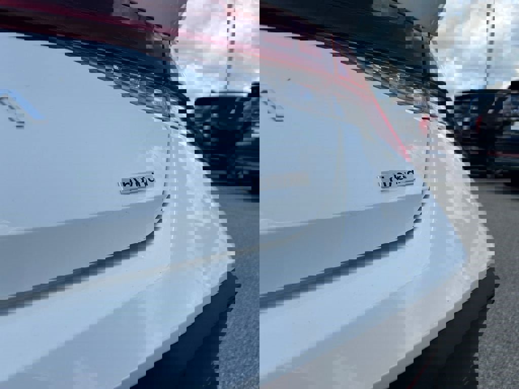 New 2025 Hyundai Elantra SEL image 10