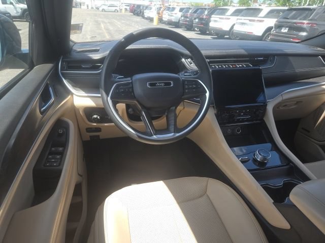 Used 2024 Jeep Grand Cherokee Limited w/ Luxury Tech Group II AWD/4WD image 27