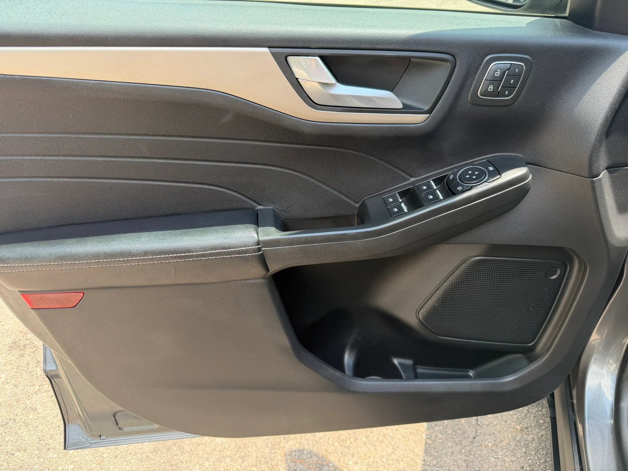 Used 2021 Ford Escape SEL w/ Technology Package FWD image 19