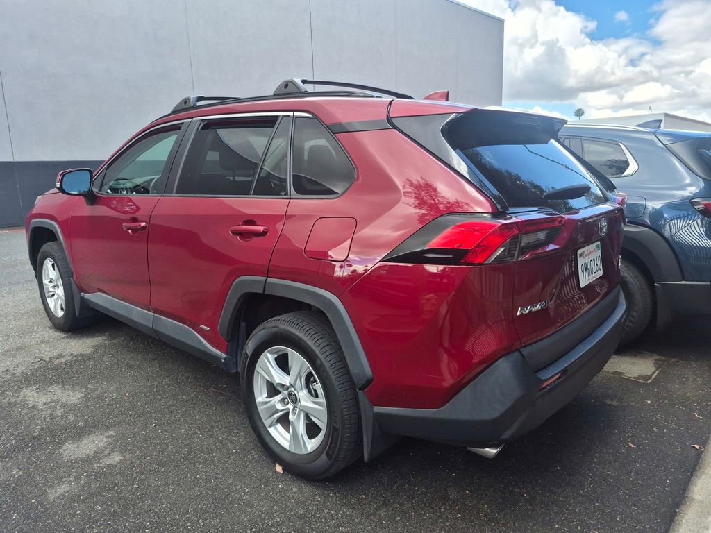 Used 2021 Toyota RAV4 XLE w/ Convenience Package AWD/4WD image 5