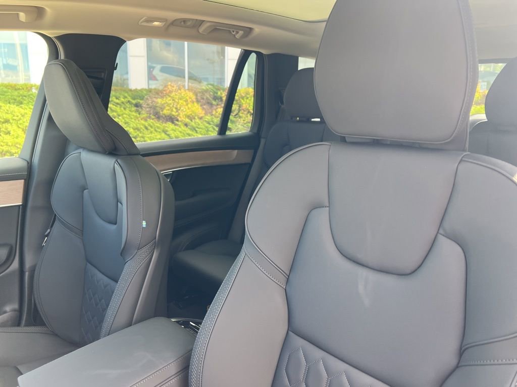 New 2026 Volvo XC90 B6 Plus w/ Protection Package Premier image 16