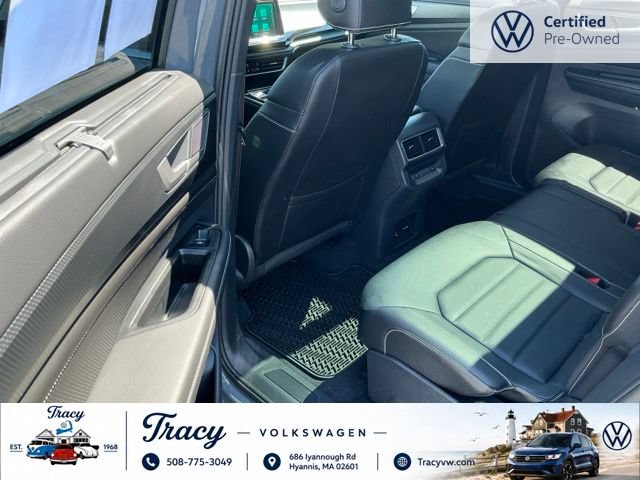 Certified 2024 Volkswagen Atlas Cross Sport SEL R-Line AWD/4WD image 22