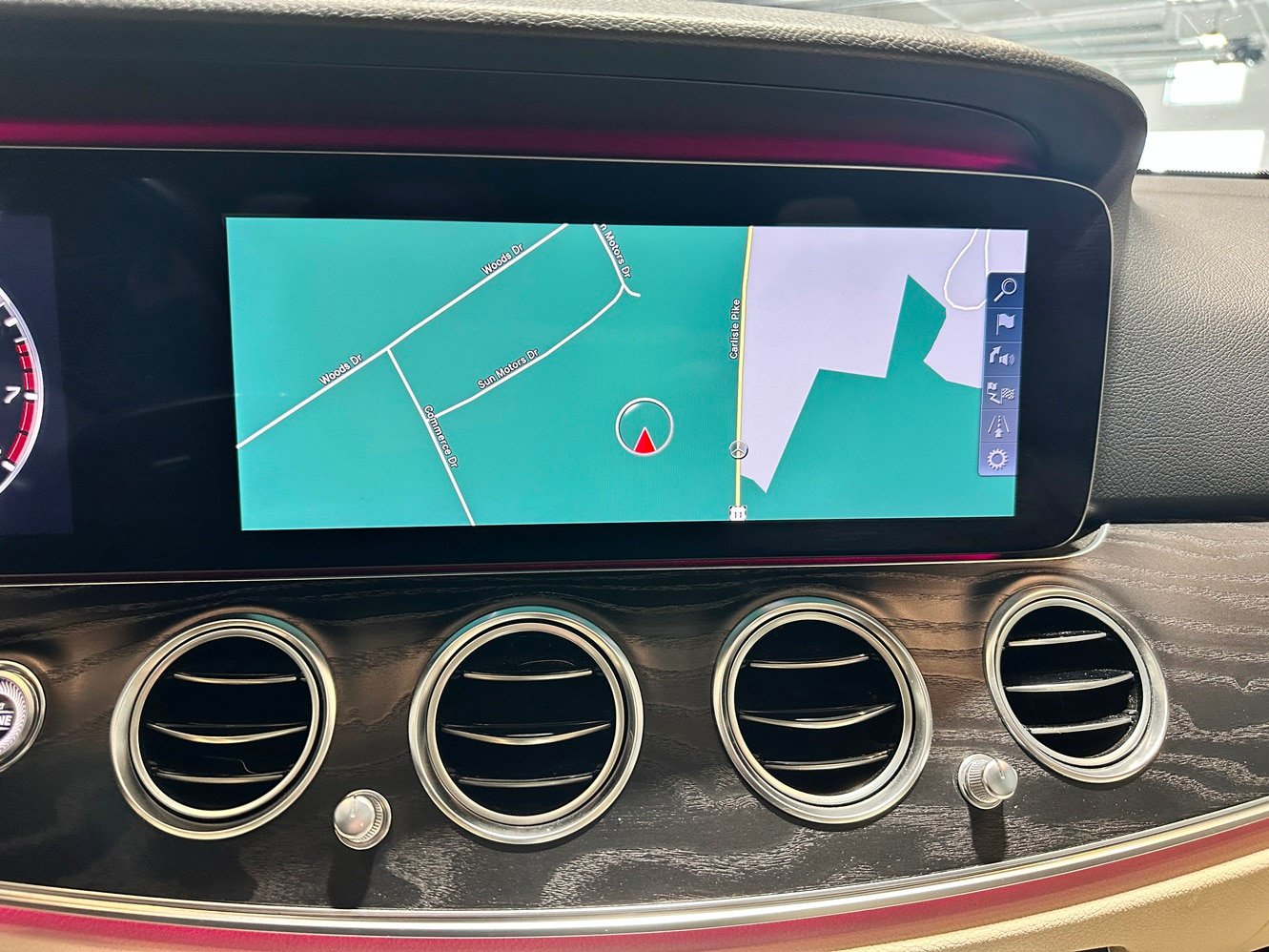 Used 2019 Mercedes-Benz E 300 4MATIC image 9
