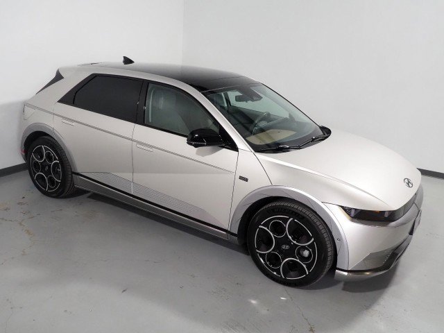 Used 2024 Hyundai Ioniq 5 Limited image 12