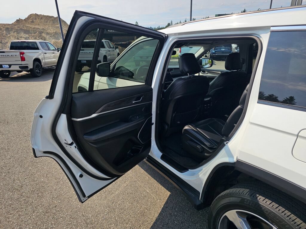 Used 2021 Jeep Grand Cherokee L Limited w/ Trailer Tow Group (B) AWD/4WD image 22