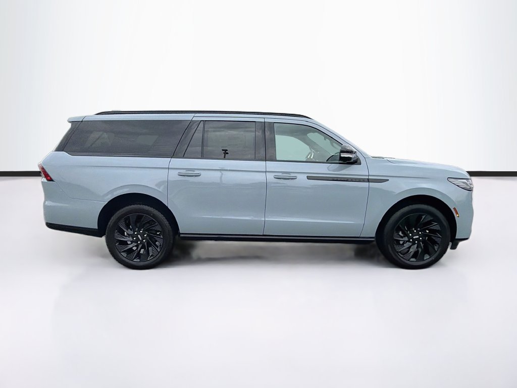 New 2027 Lincoln Navigator L Reserve w/ Jet Appearance Package AWD/4WD image 4