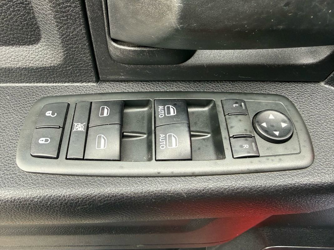 Used 2013 RAM 2500 Tradesman w/ Chrome Appearance Group AWD/4WD image 12