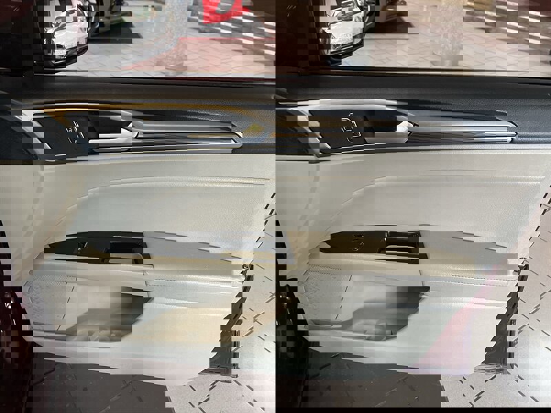 Used 2018 Ford Fusion SE w/ Fusion SE Technology Package image 29