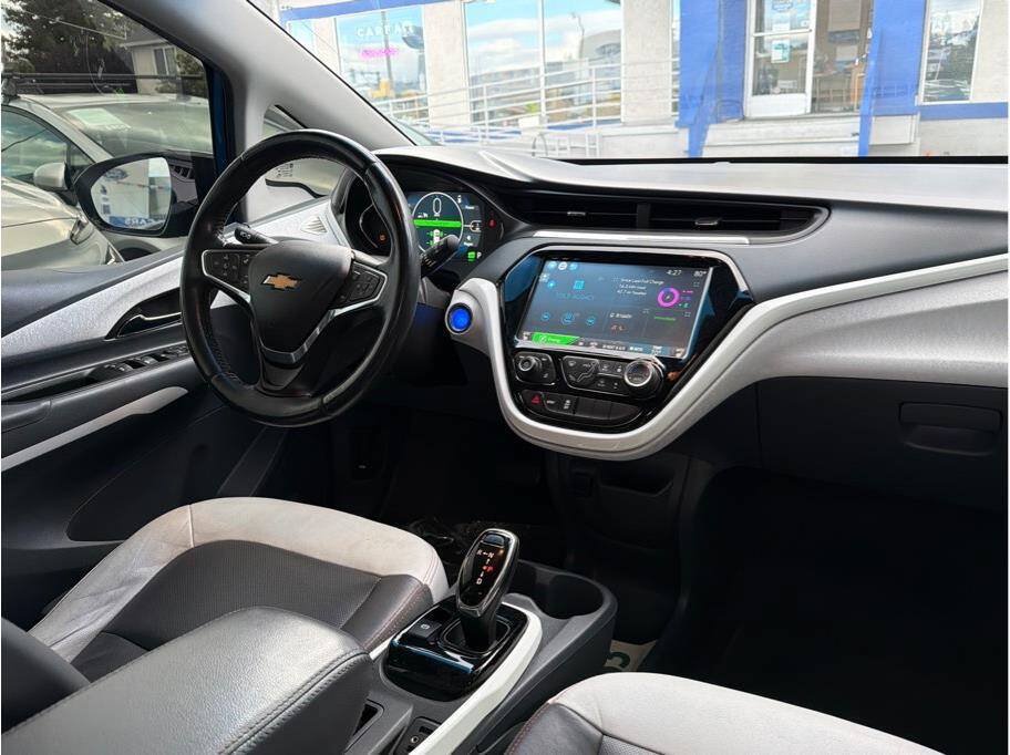 Used 2017 Chevrolet Bolt Premier w/ Driver Confidence II Package FWD image 5