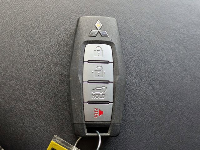 Used 2024 Mitsubishi Outlander SE image 35