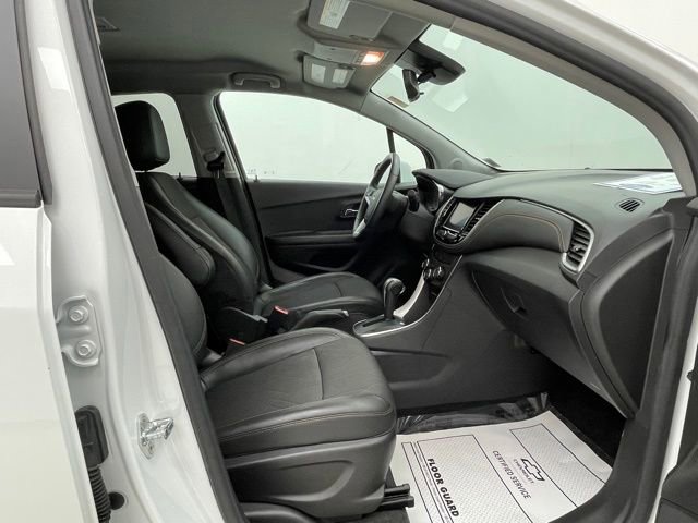 Certified 2022 Chevrolet Trax LT w/ Sport Edition image 14