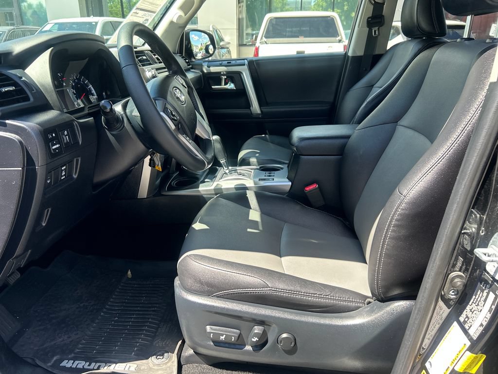 Used 2018 Toyota 4Runner SR5 Premium AWD/4WD image 10