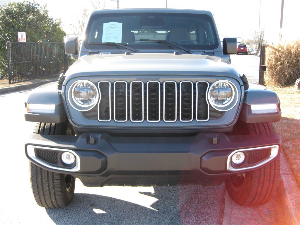 Used 2025 Jeep Wrangler Unlimited Sahara w/ Safety Group image 3