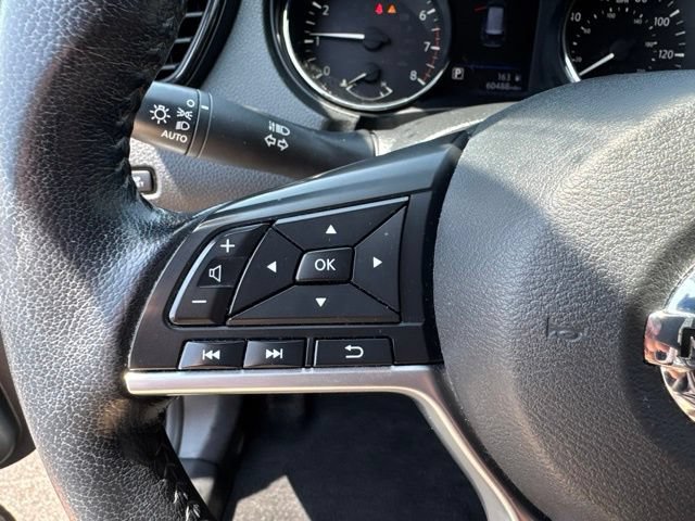 Used 2020 Nissan Rogue SV AWD/4WD image 14