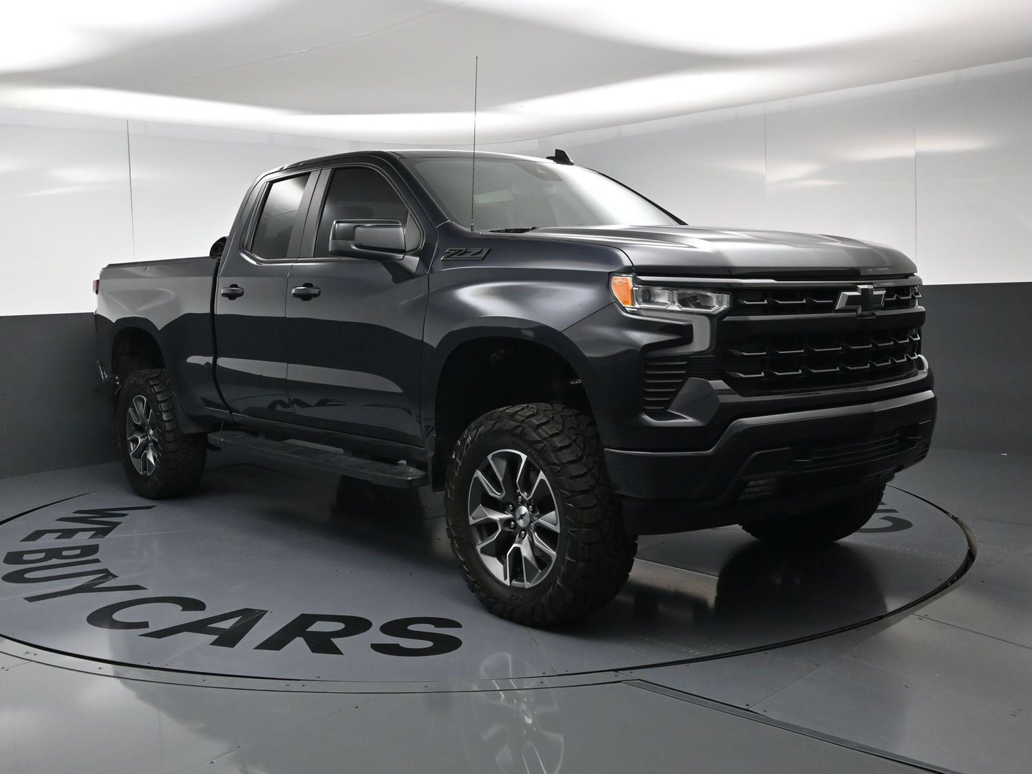 Used 2022 Chevrolet Silverado 1500 RST w/ Z71 Off-Road Package AWD/4WD image 2