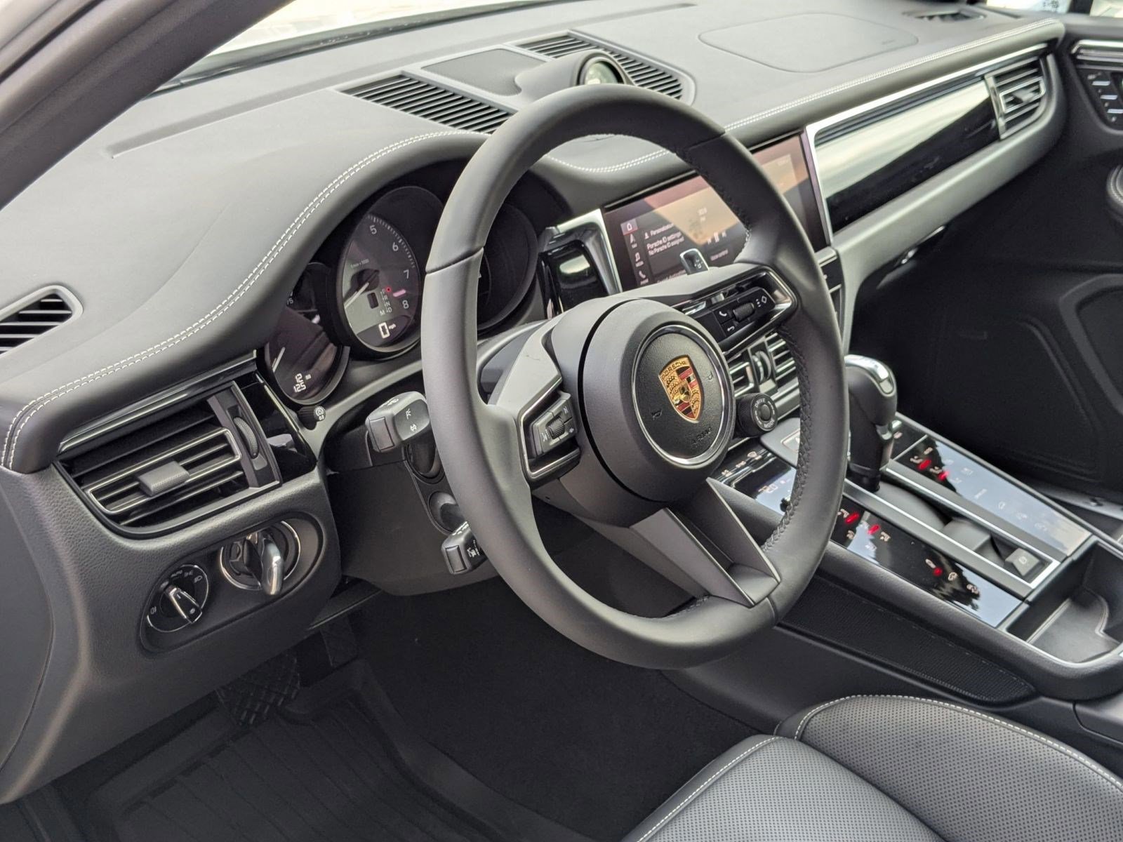 New 2026 Porsche Macan S image 4