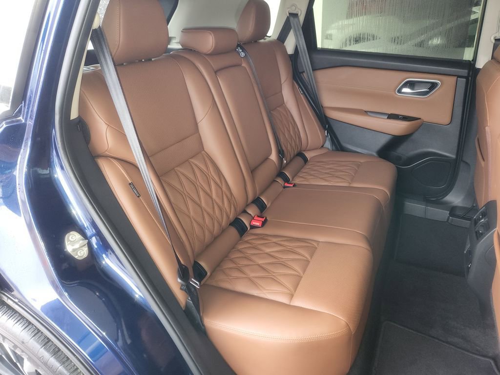 Certified 2025 Nissan Rogue Platinum w/ Platinum Premium Package image 14