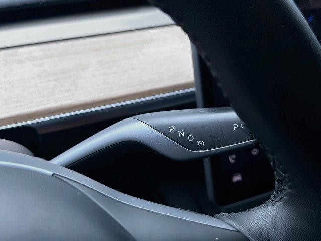 Used 2022 Tesla Model Y Performance AWD/4WD image 16