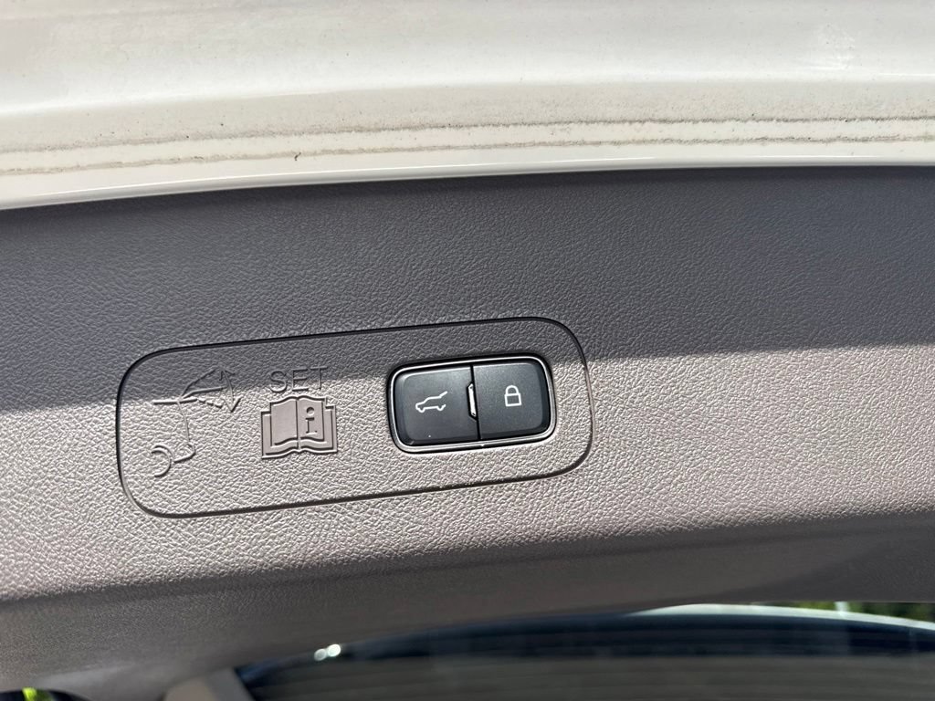 Used 2022 Lincoln Aviator Reserve w/ Equipment Group 201A AWD/4WD image 16