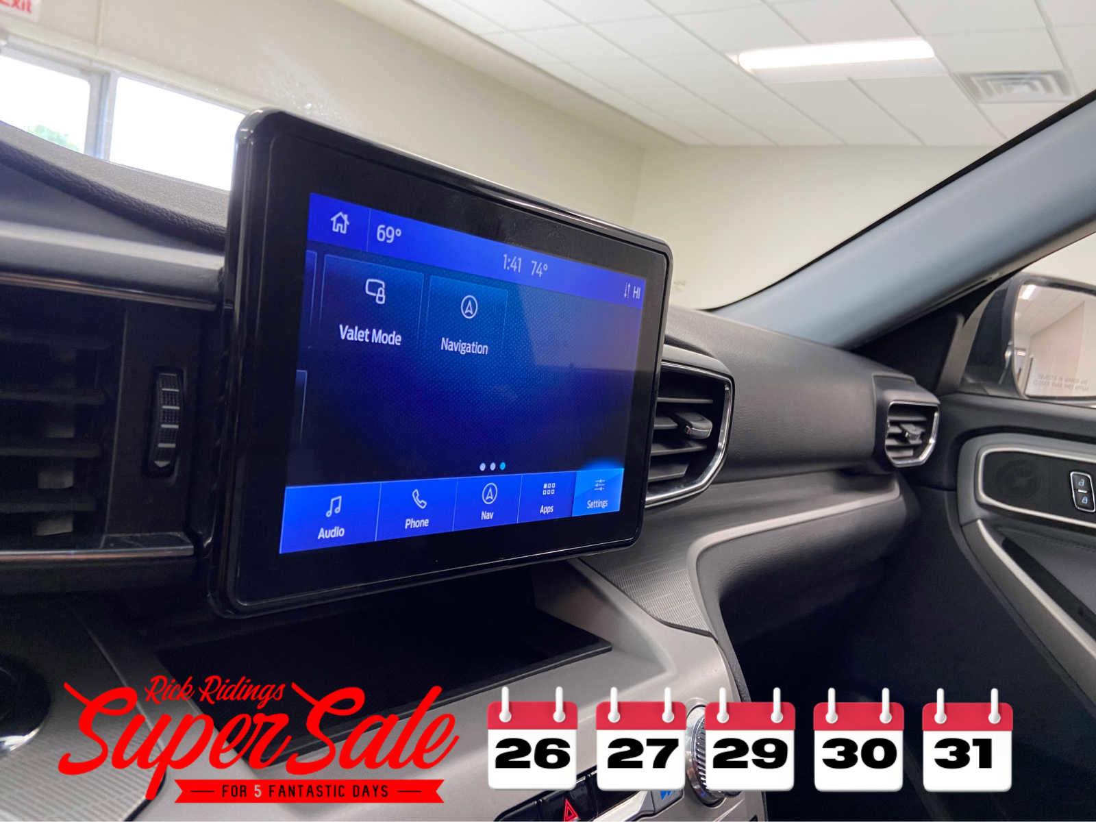 Used 2023 Ford Explorer XLT w/ Equipment Group 202A image 35