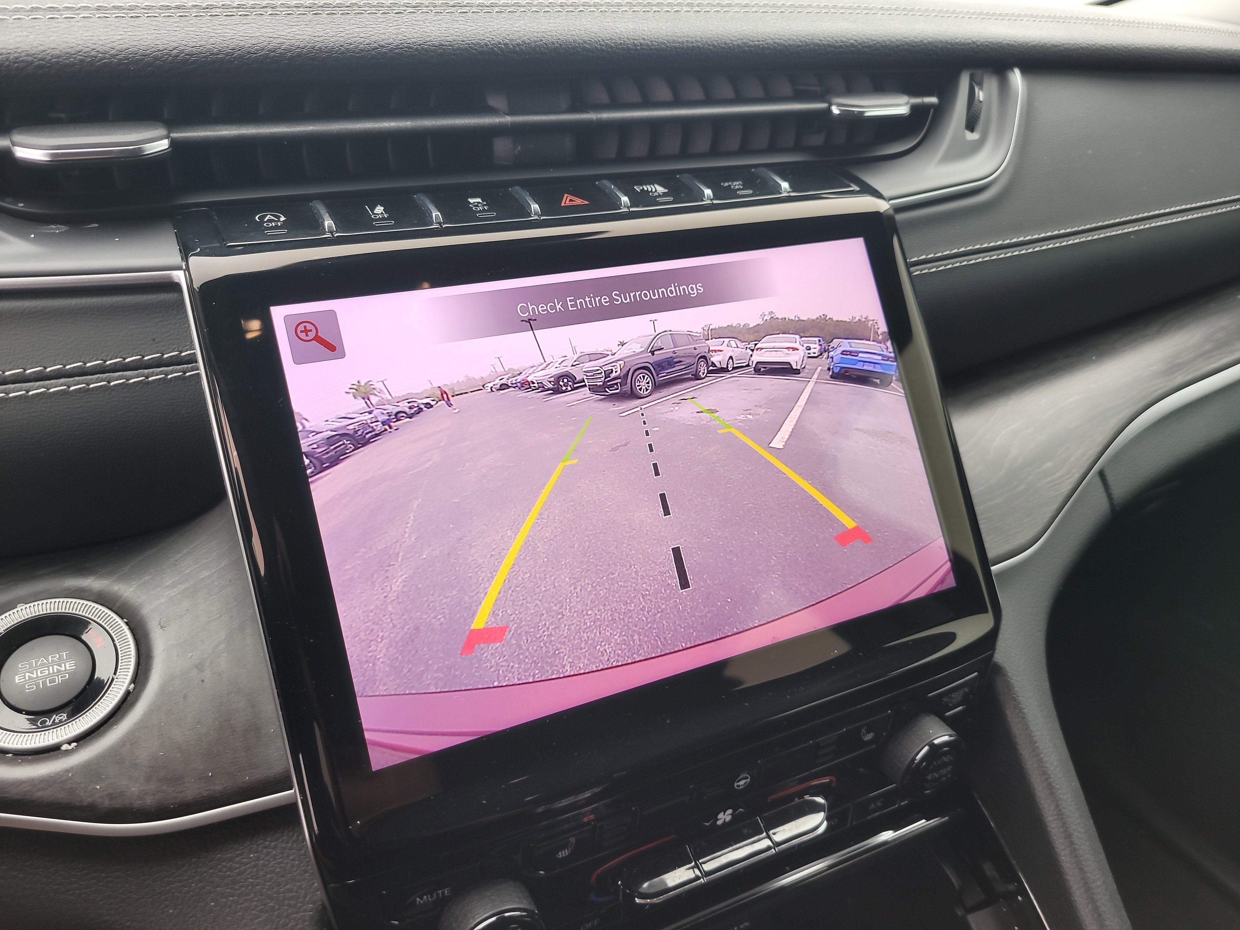 Used 2023 Jeep Grand Cherokee Limited image 23