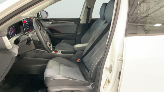 Used 2026 Volkswagen Tiguan SE AWD/4WD image 14