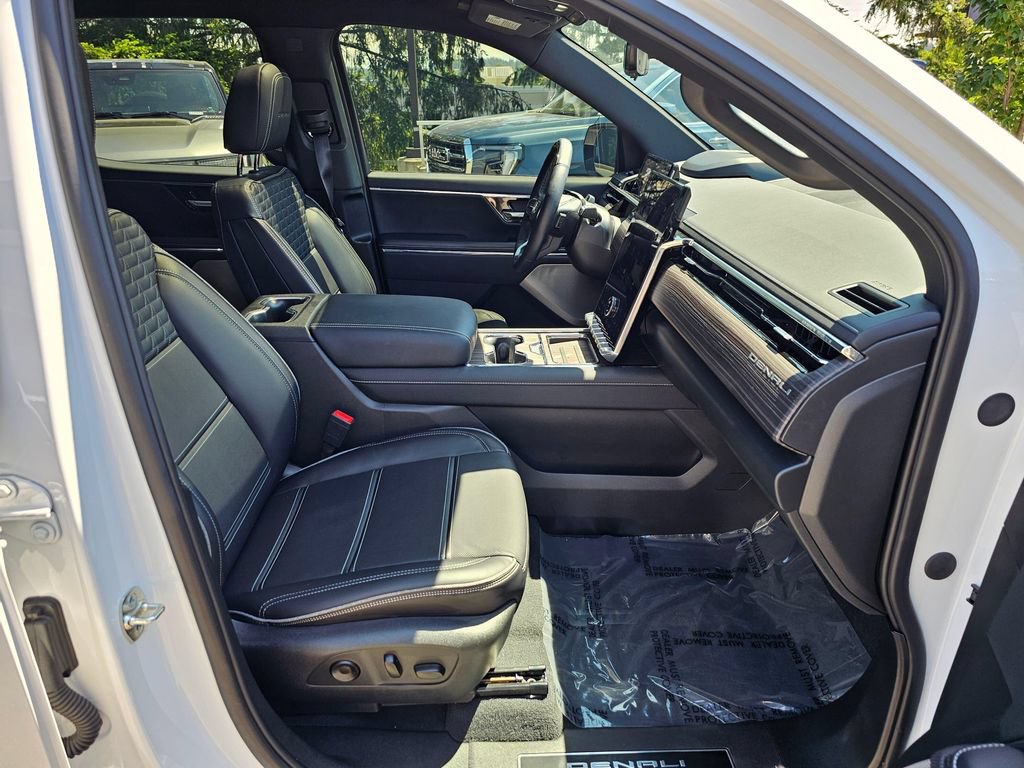 Used 2025 GMC Sierra EV Denali AWD/4WD image 11