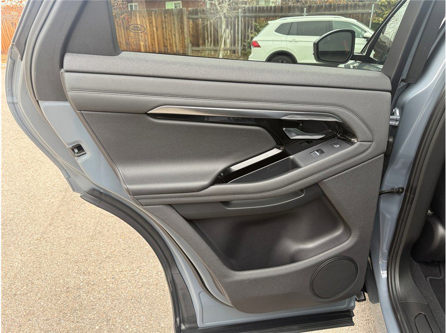 Used 2021 Land Rover Range Rover Evoque SE image 30