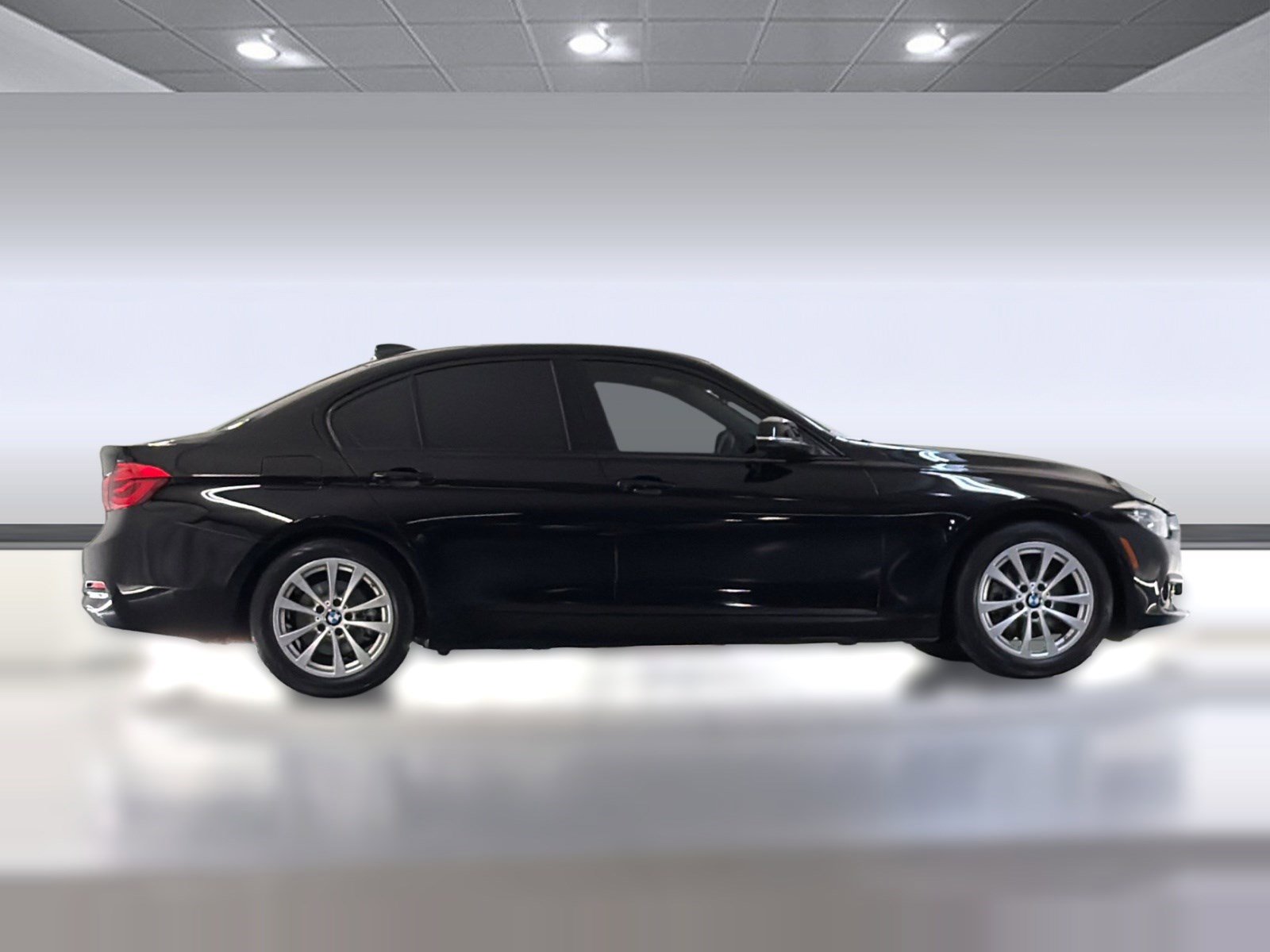 Used 2018 BMW 320i Sedan RWD image 7